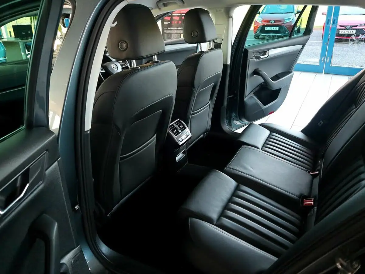 2019-skoda-superb-20-tsi-se-l-executive-estate-big-19