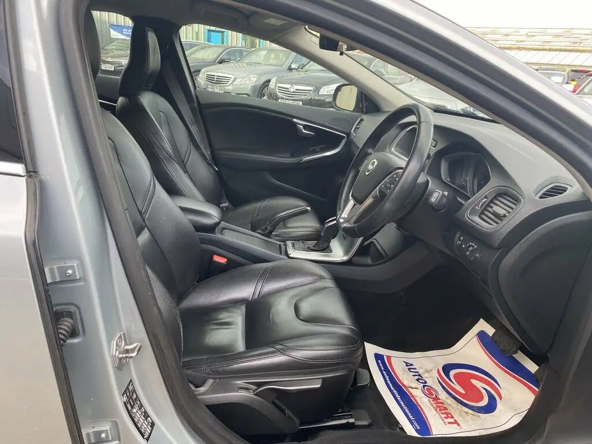 2017-volvo-v40-15-t3-inscription-big-13