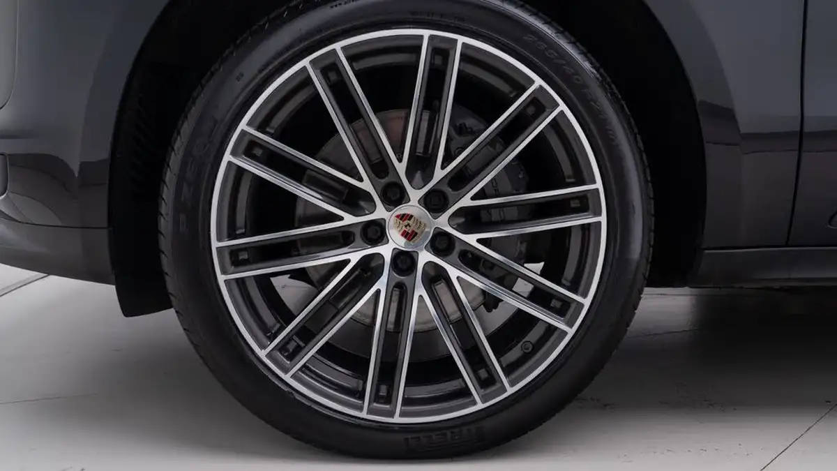2021-porsche-macan-30-s-big-7