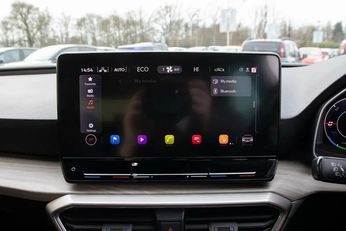 2021-seat-leon-14-e-hybrid-xcellence-hatchback-big-25