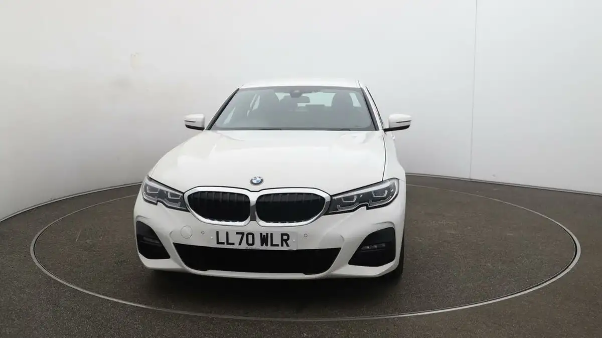 2020-bmw-3-series-20-330e-m-sport-saloon-4d-big-31