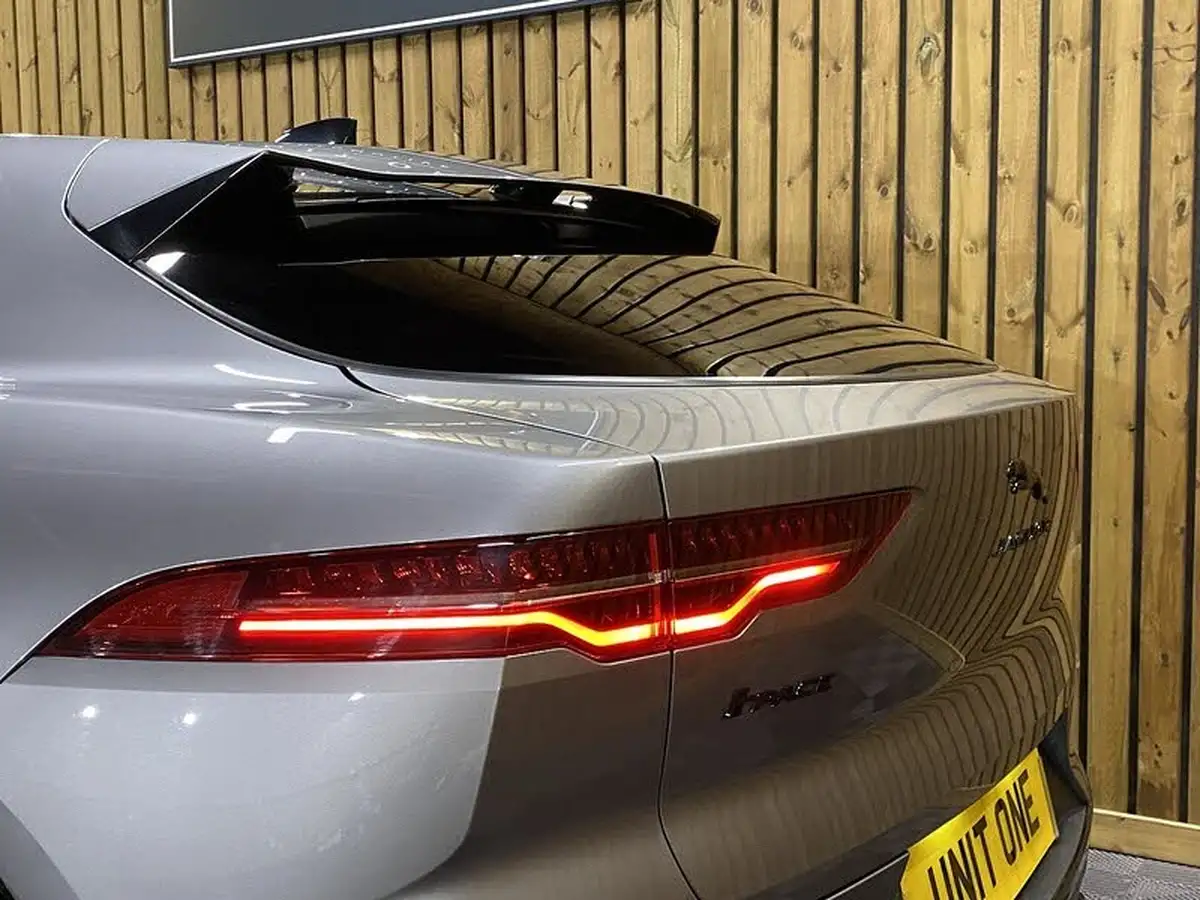 2022-jaguar-i-pace-ev400-hse-black-big-68