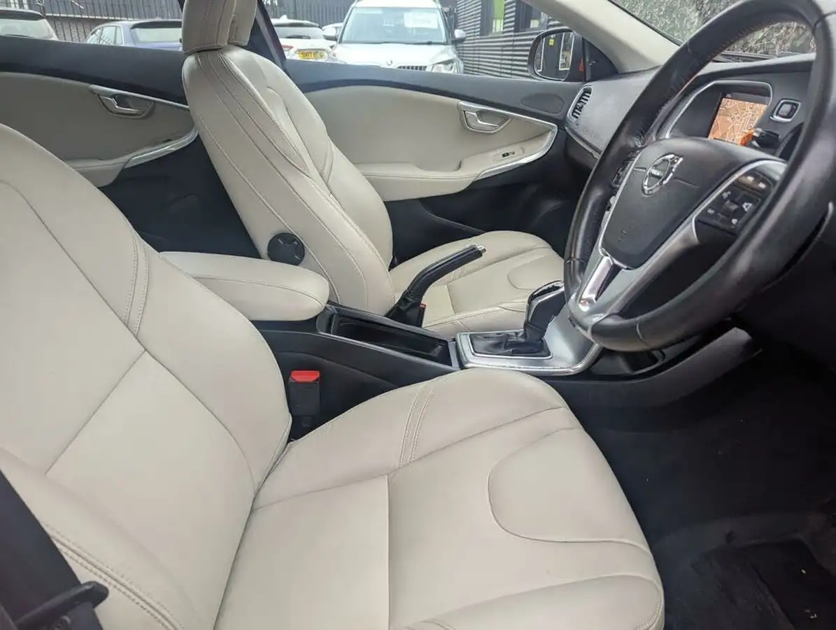 2017-volvo-v40-15-t3-inscription-big-12