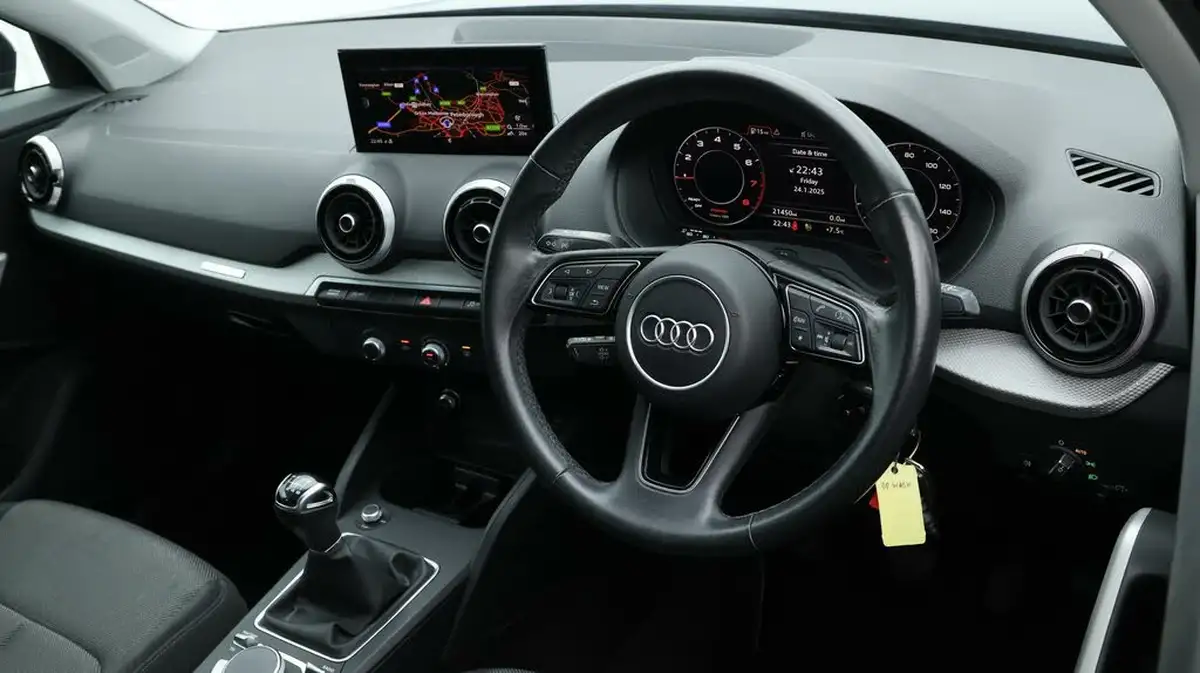 2022-audi-q2-10-30-tfsi-sport-big-9