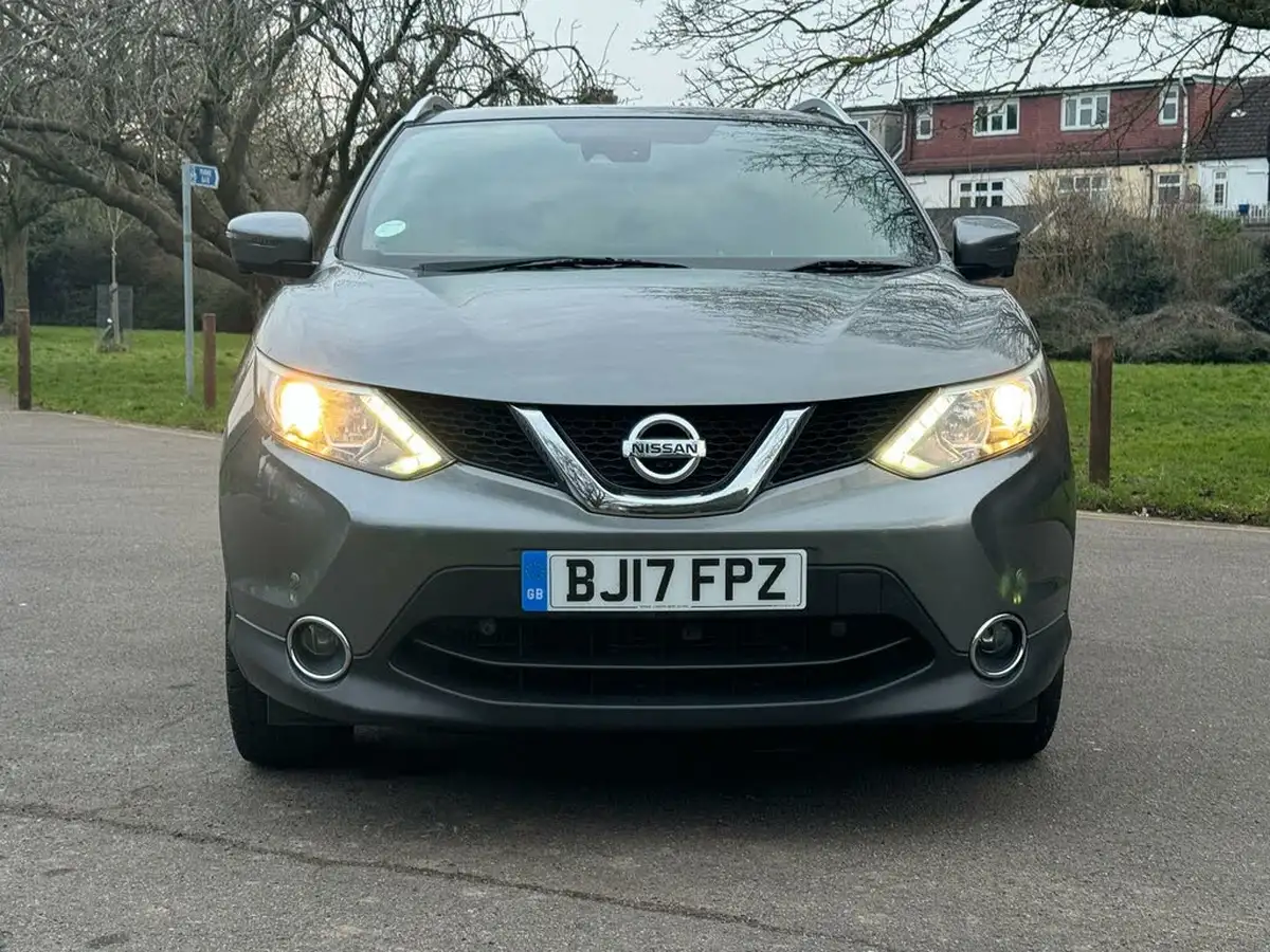 2017-nissan-qashqai-12-dig-t-n-vision-18in-xtronic-cvt-big-8