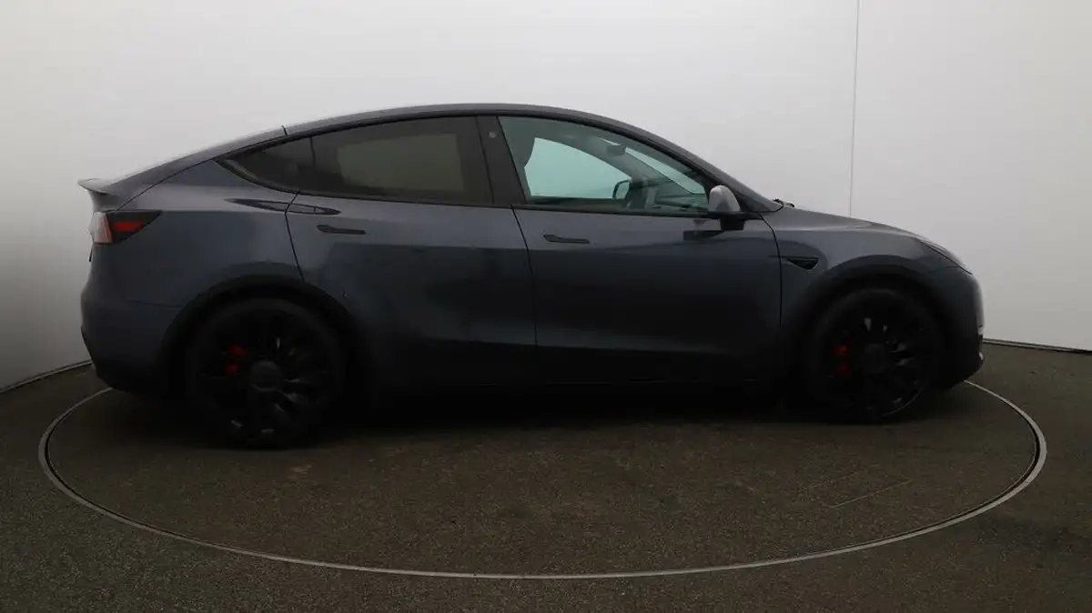 2022-tesla-model-y-e-performance-big-8