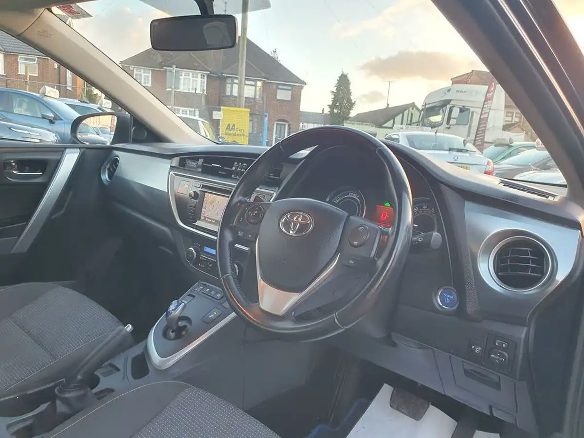 2014-toyota-auris-18-vvt-i-hsd-icon-estate-big-27