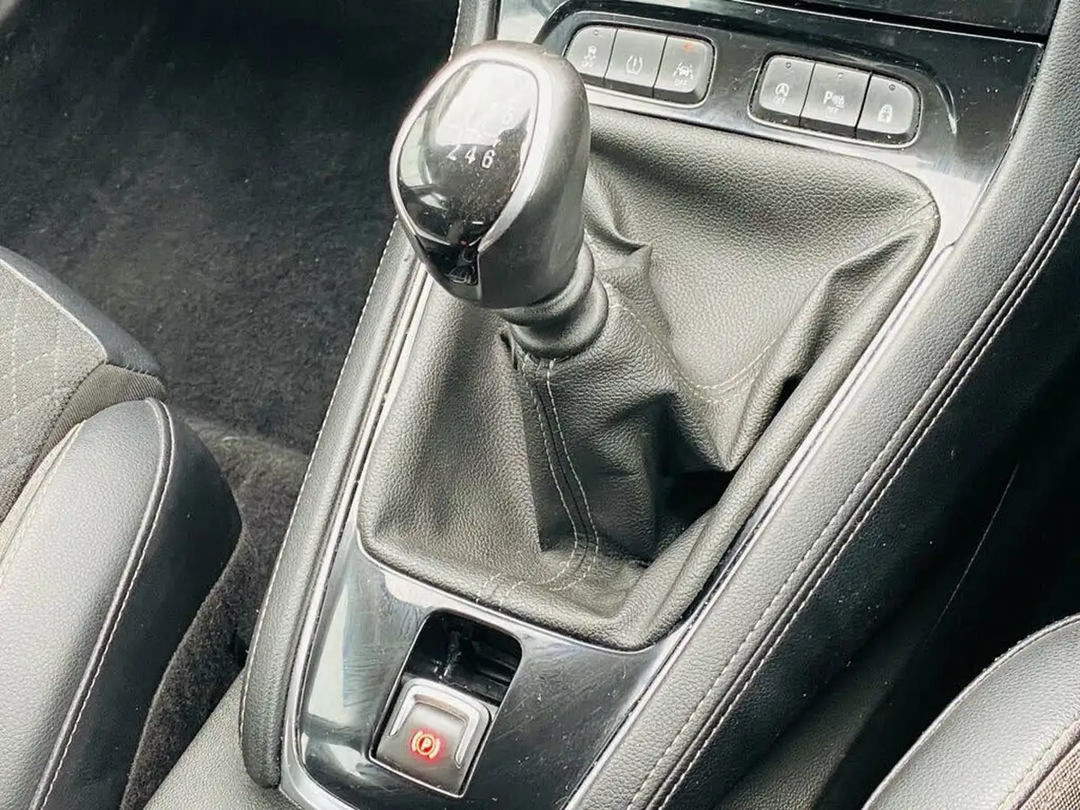 2019-vauxhall-grandland-x-15td-tech-line-nav-big-30