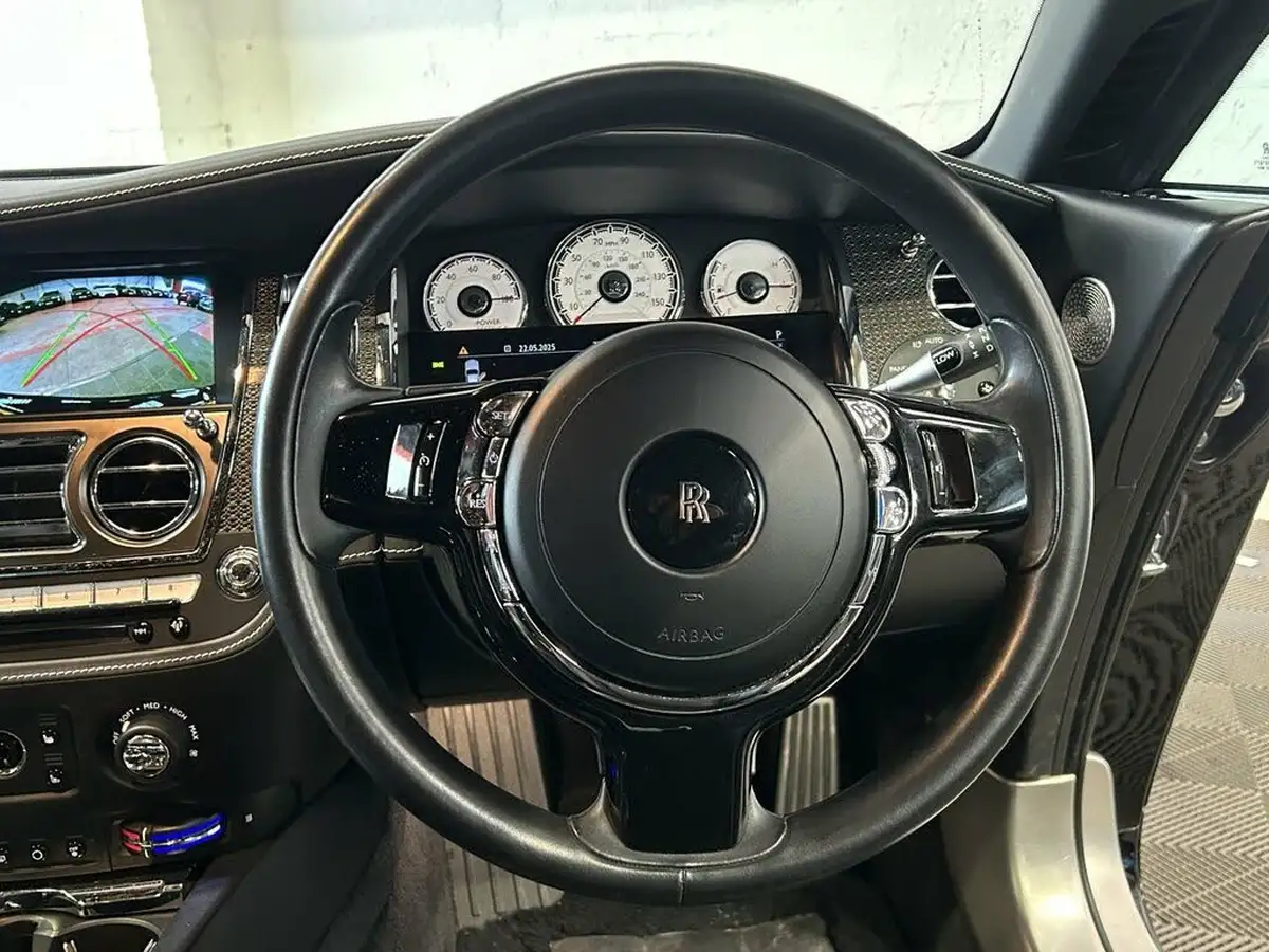 2018-rolls-royce-wraith-66-big-37