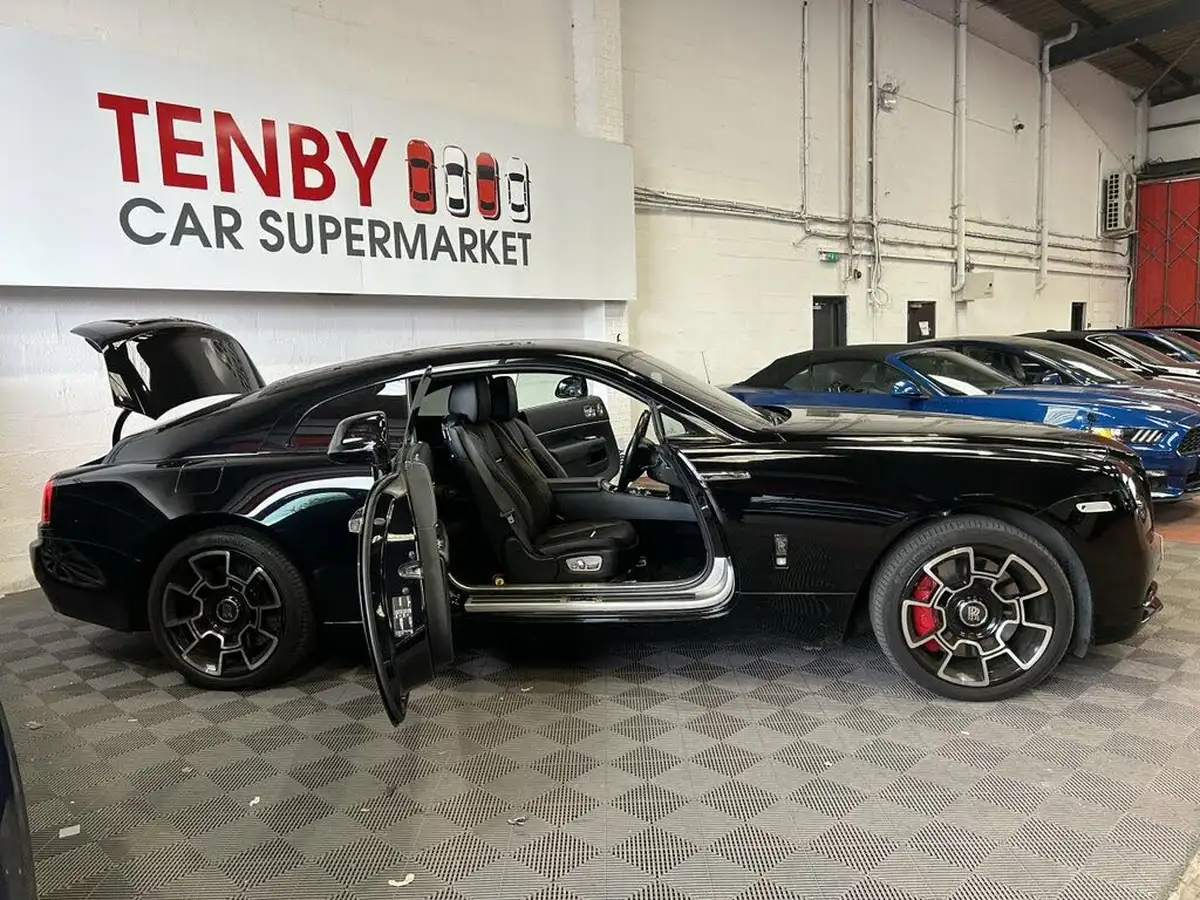 2018-rolls-royce-wraith-66-big-13