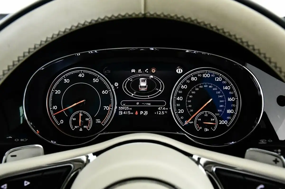 2019-bentley-bentayga-40-v8-big-29