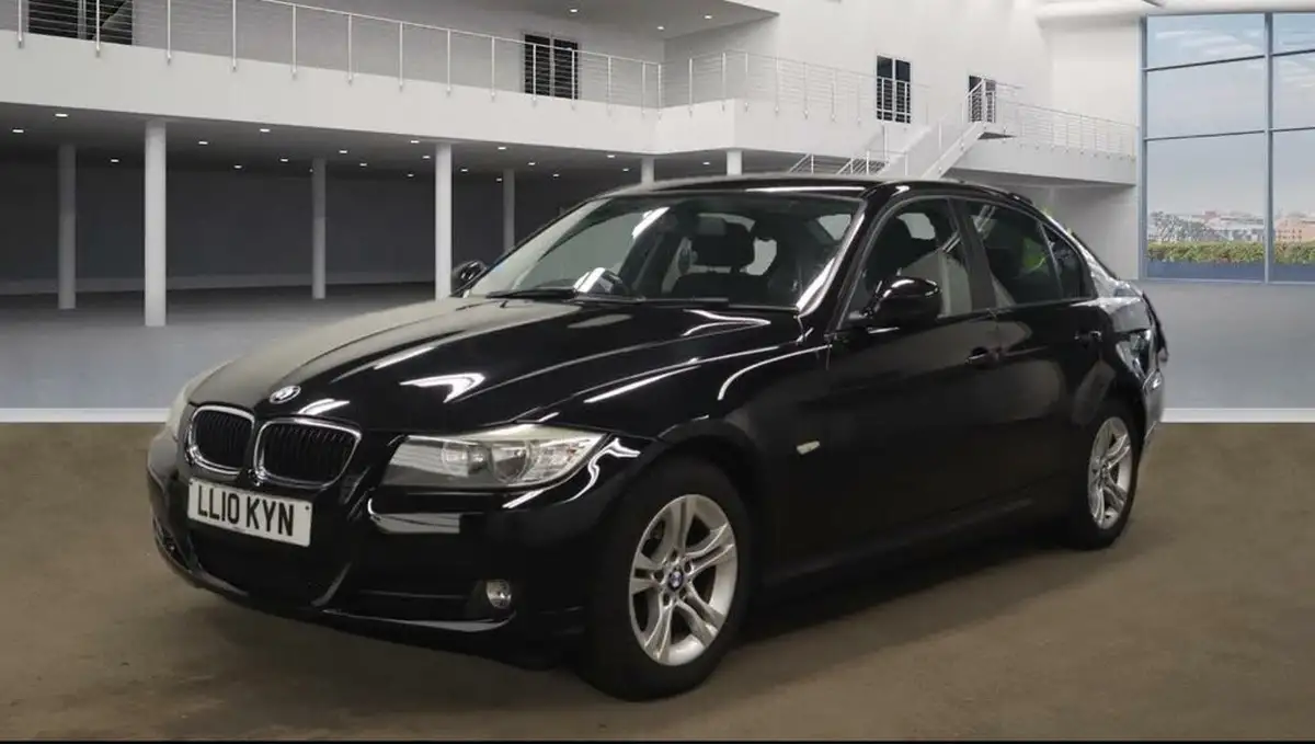2010-bmw-3-series-20-318i-es-saloon-4d-big-1