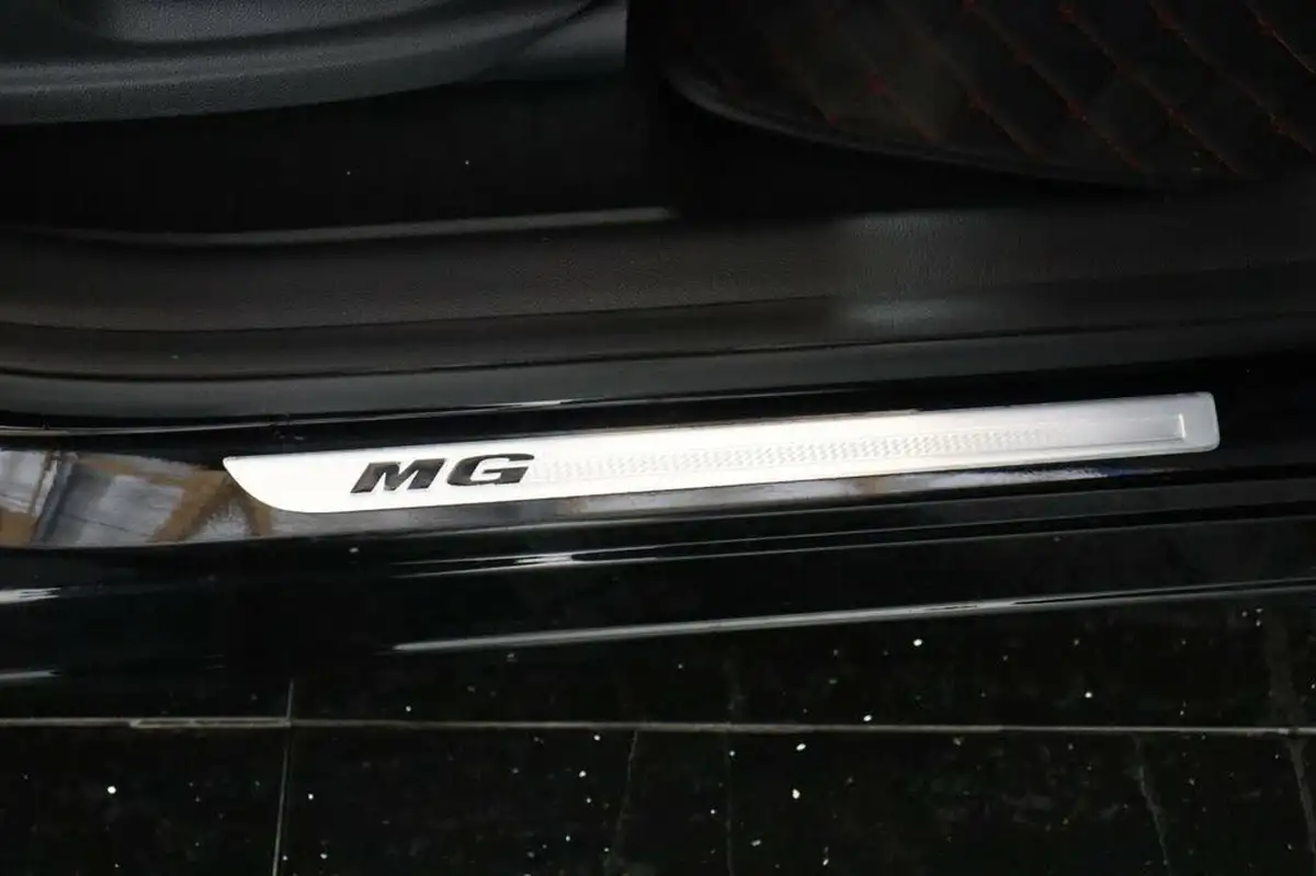 2022-mg-hs-15t-gdi-exclusive-162ps-big-18
