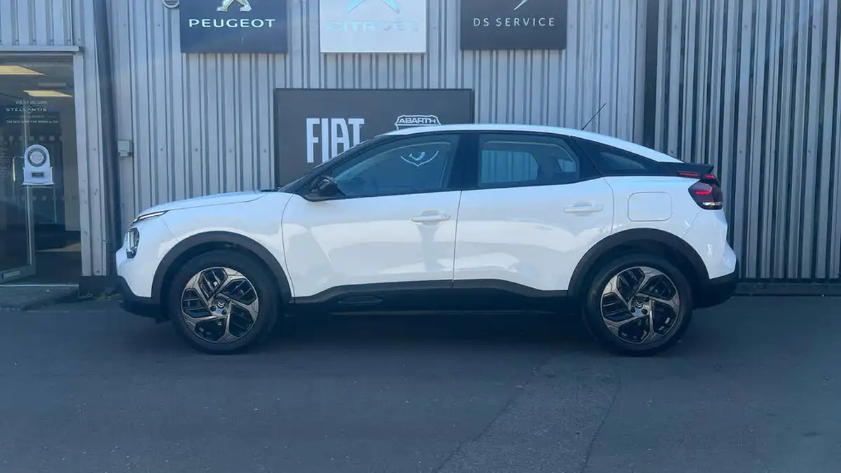 2022-citroen-c4-12-puretech-sense-plus-eat8-big-5