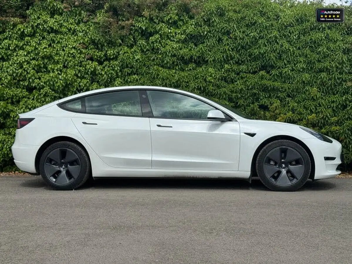 2022-tesla-model-3-e-long-range-big-3