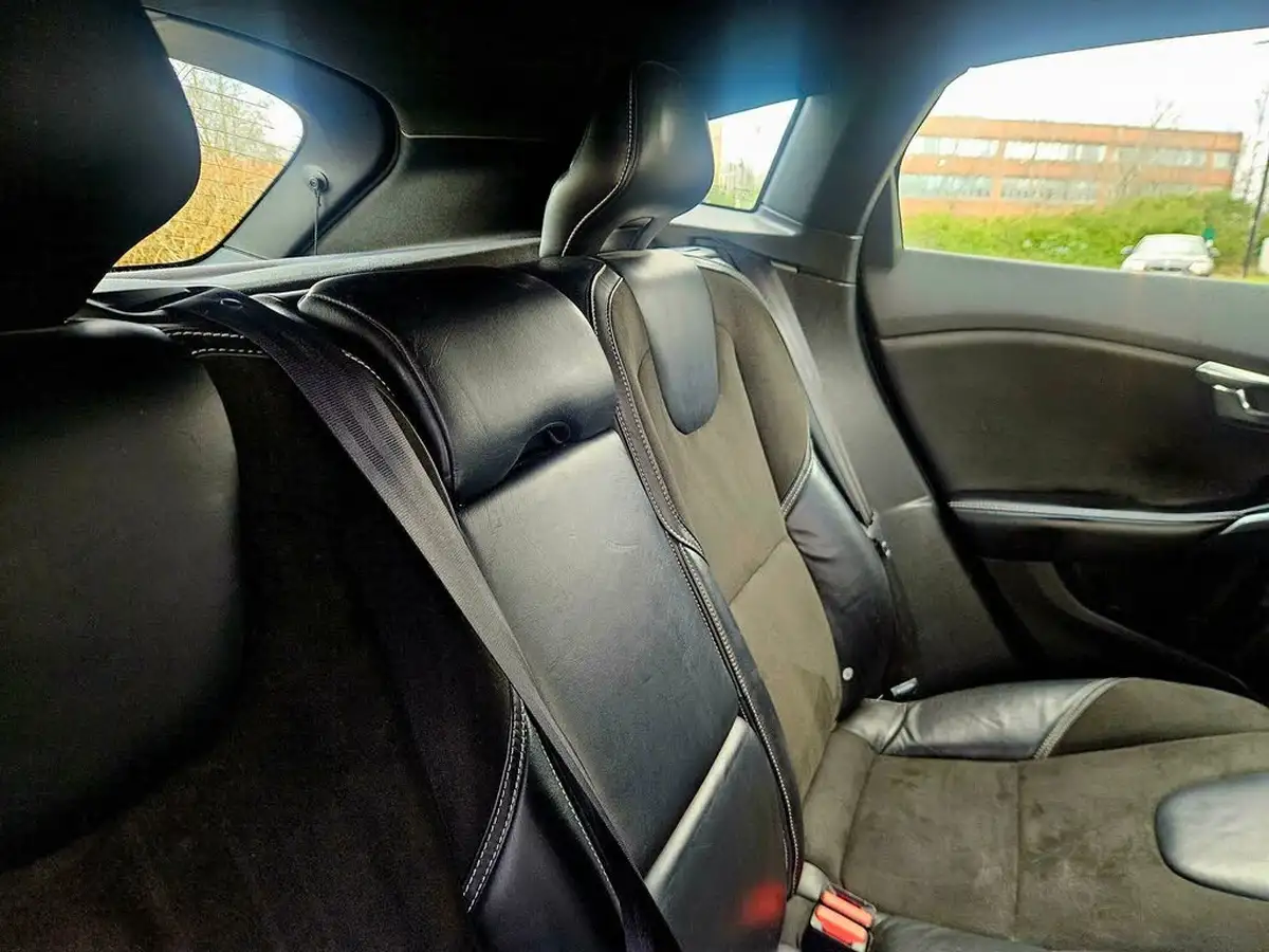 2013-volvo-v40-16td-d2-r-design-nav-powershift-big-14