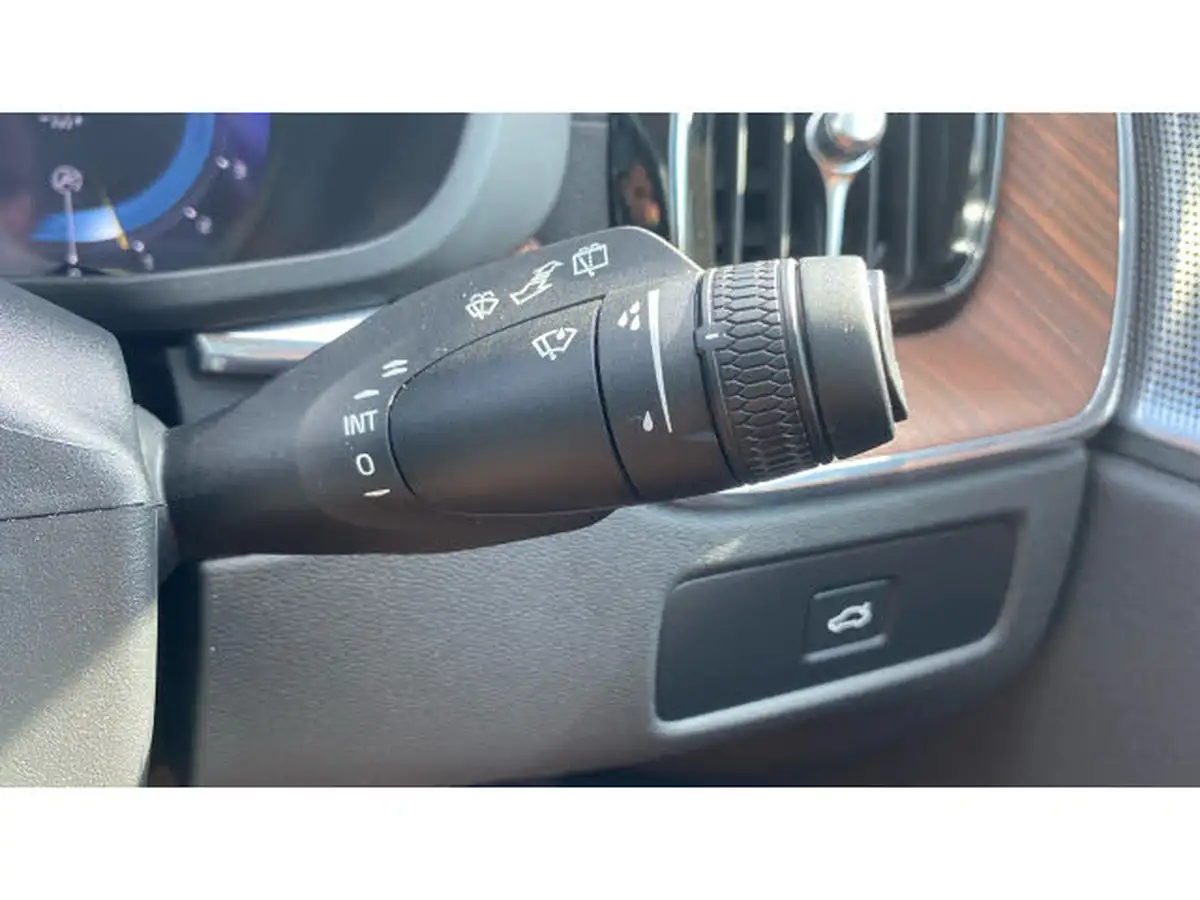 2024-volvo-xc60-20-b5-ultimate-big-23
