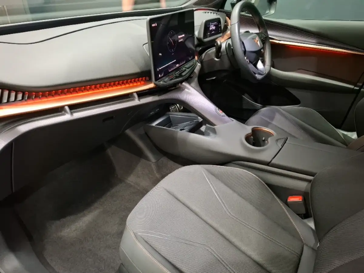 2022-land-rover-range-rover-sport-50-v8-p575-svr-big-4
