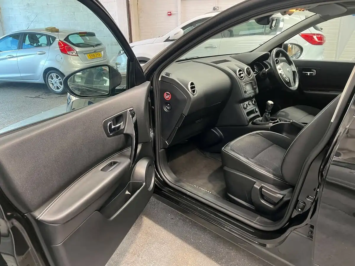 2013-nissan-qashqai-15td-360-big-14