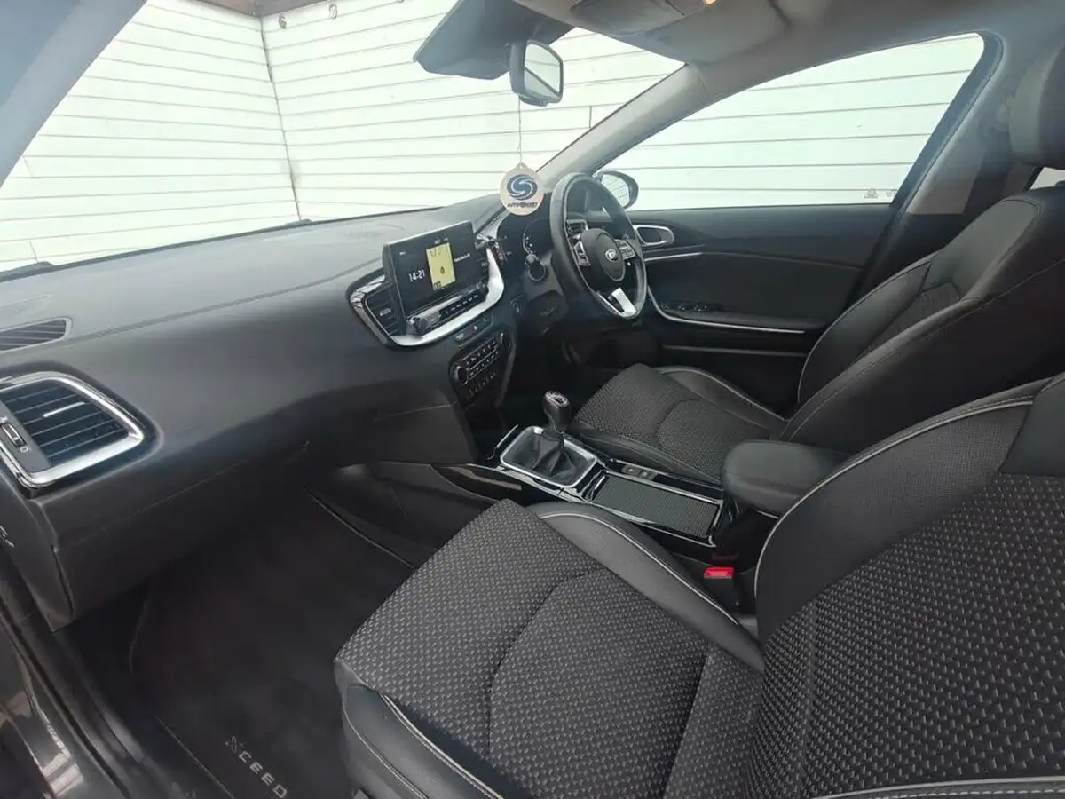 2020-kia-xceed-14-t-gdi-3-big-46