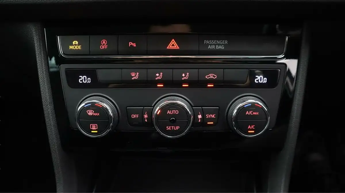 2019-seat-leon-15-tsi-evo-fr-130ps-hatchback-big-12