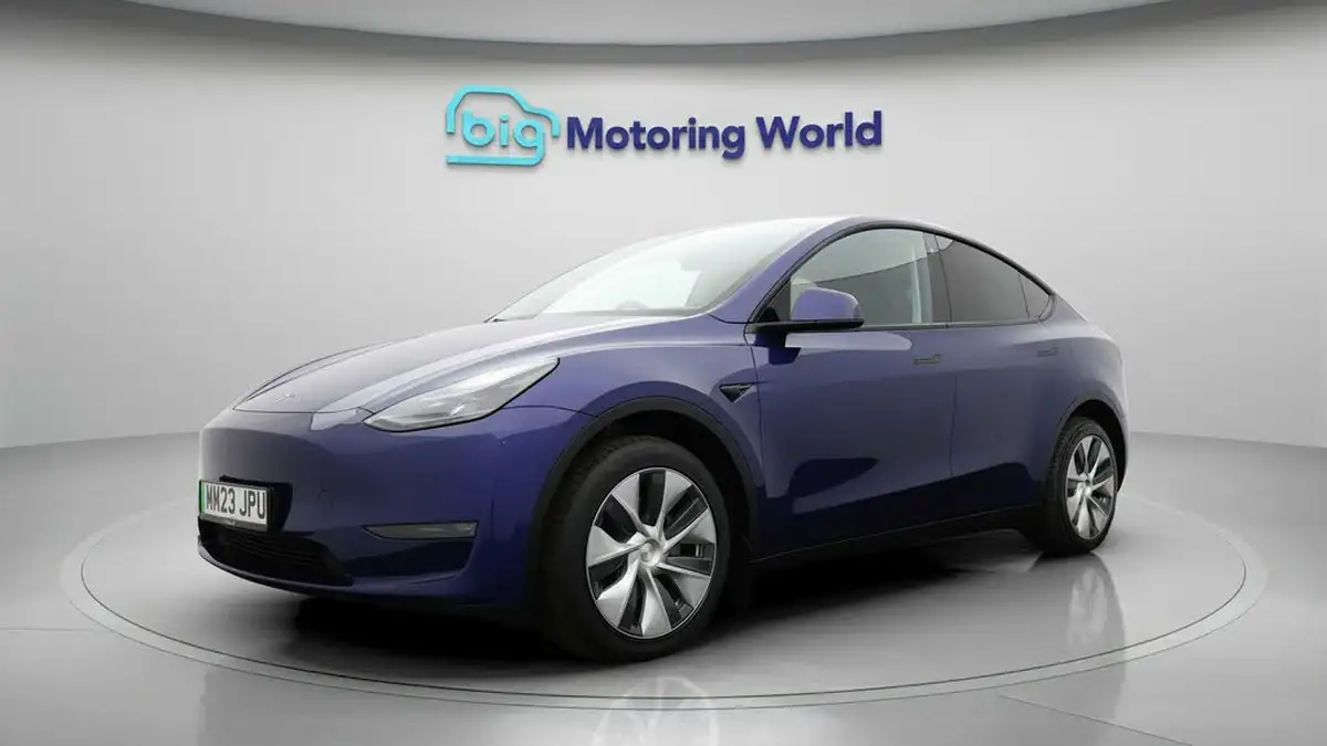2023-tesla-model-y-e-long-range-big-2