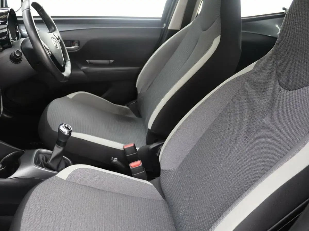 2021-toyota-aygo-10-vvt-i-x-play-tss-big-22