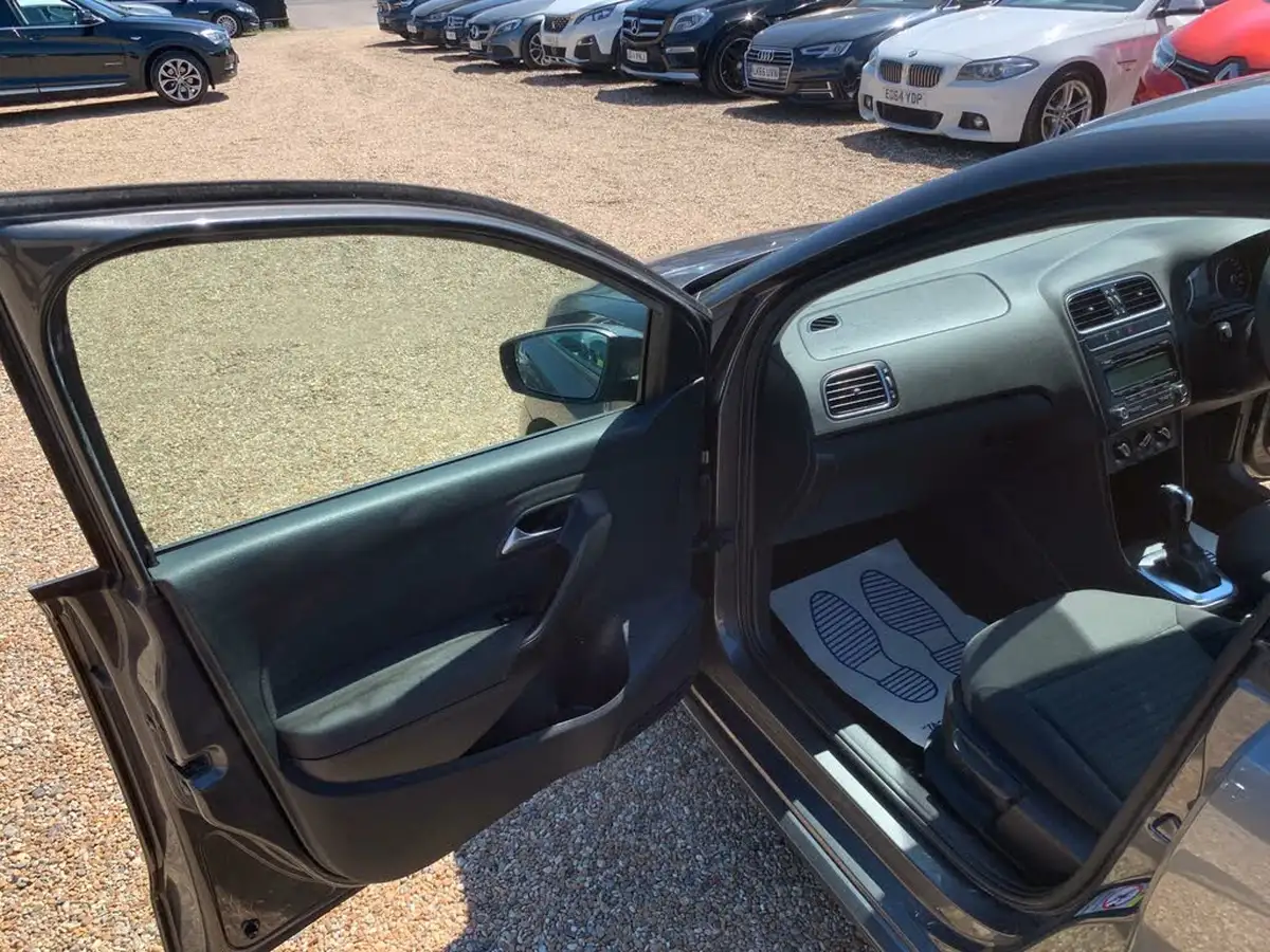 2010-volkswagen-polo-14-se-86ps-5d-dsg-big-21