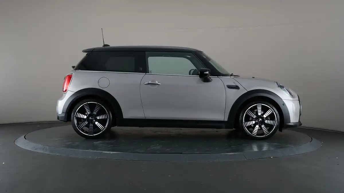 2021-mini-cooper-15-cooper-exclusive-hatchback-3d-big-59