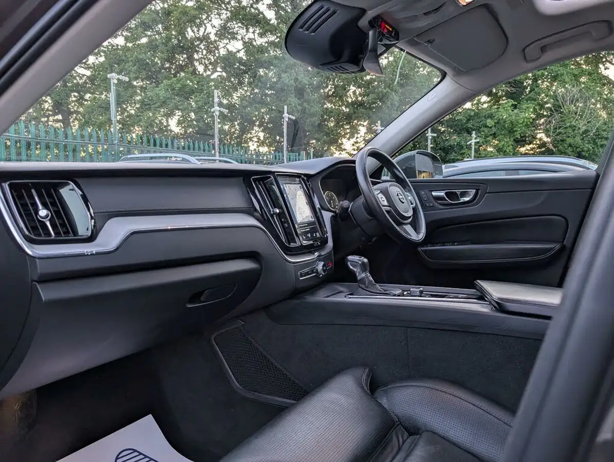 2017-volvo-xc60-20td-d5-inscription-pro-powerpulse-big-31