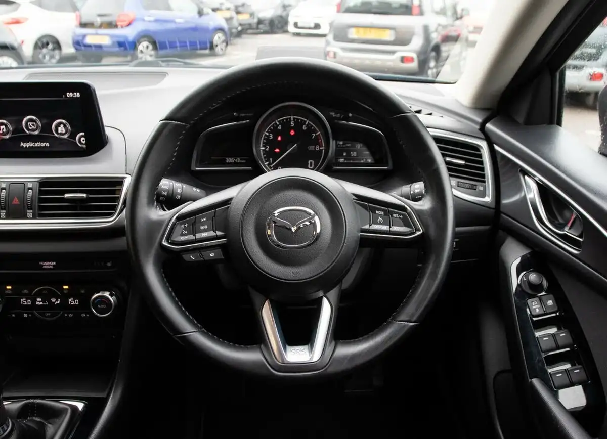2018-mazda-mazda3-20-sport-nav-120ps-hatchback-5d-big-21