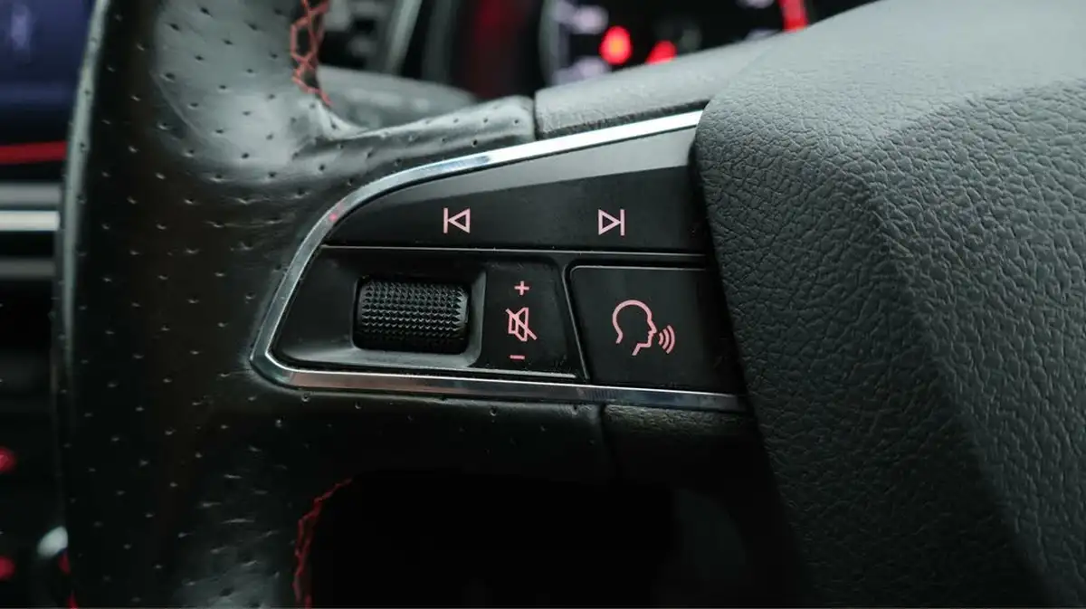 2020-seat-leon-15-tsi-evo-fr-130ps-hatchback-big-24