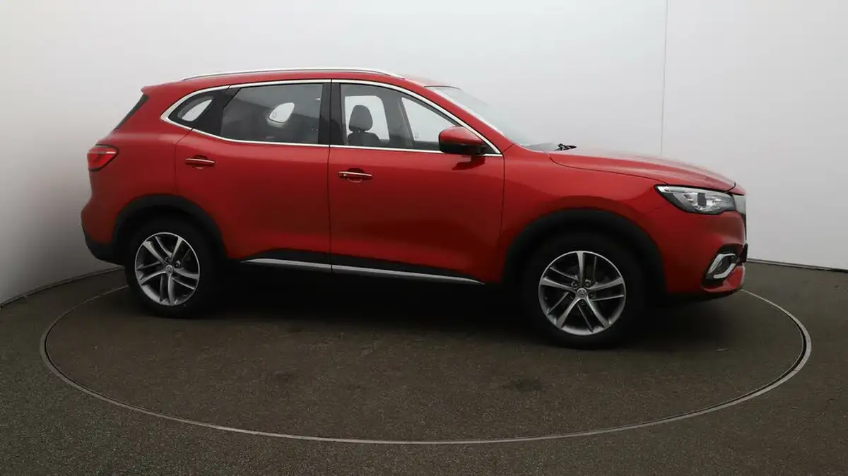 2022-mg-hs-15t-gdi-excite-162ps-big-46