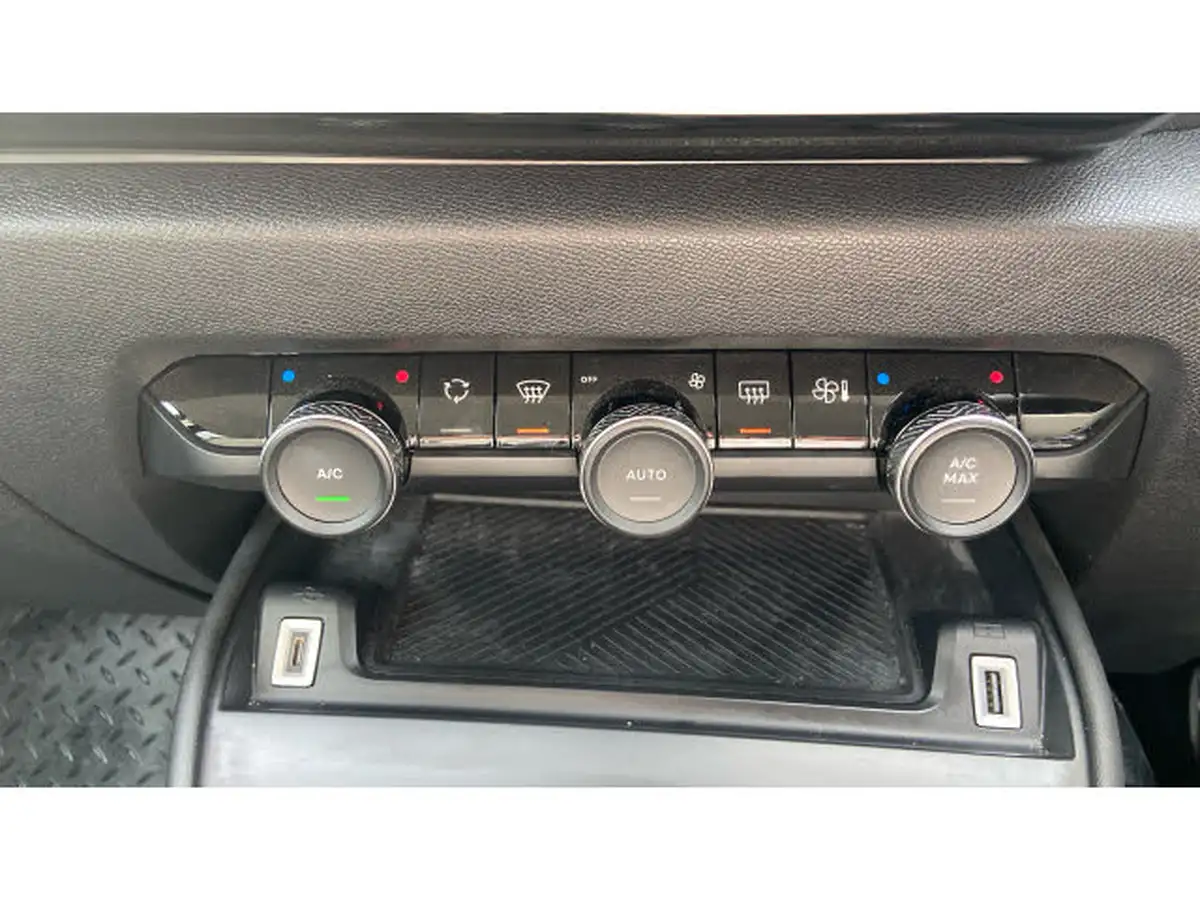 2021-citroen-c4-12-puretech-shine-130ps-big-39