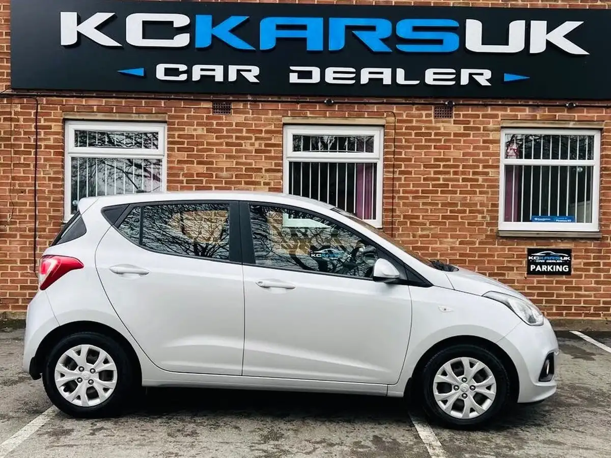 2015-hyundai-i10-10-se-big-3