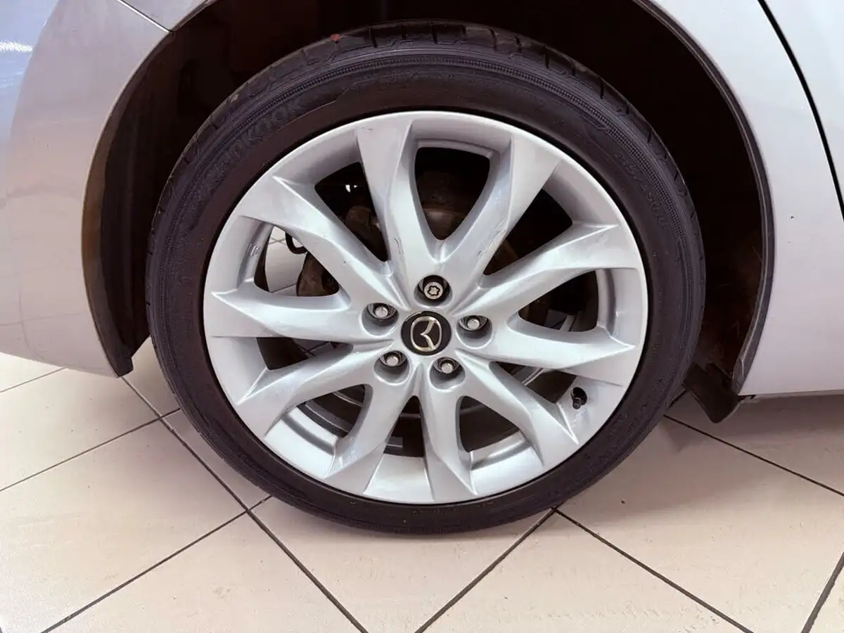 2014-mazda-mazda3-20-sport-nav-120ps-fastback-4d-big-22