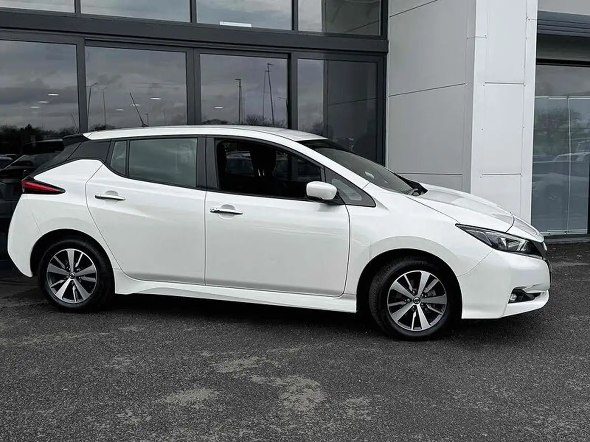 2022-nissan-leaf-e-acenta-big-5