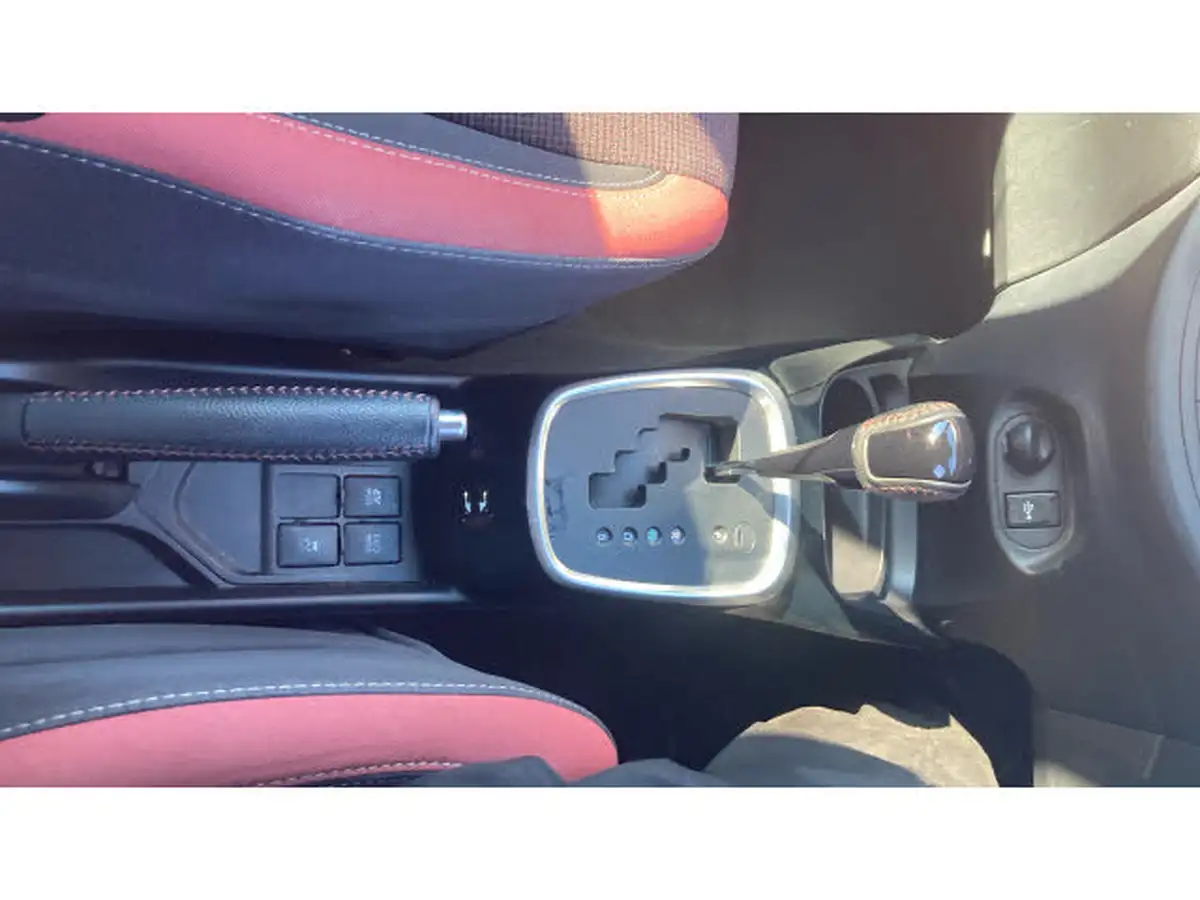 2017-toyota-yaris-15-vvt-i-yellow-bi-tone-limited-edition-hybrid-big-33