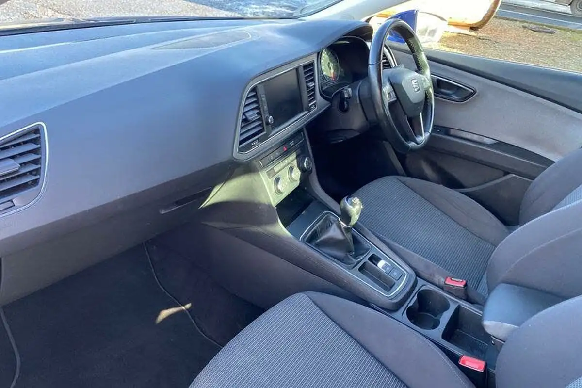 2019-seat-leon-16tdi-se-dynamic-hatchback-big-17