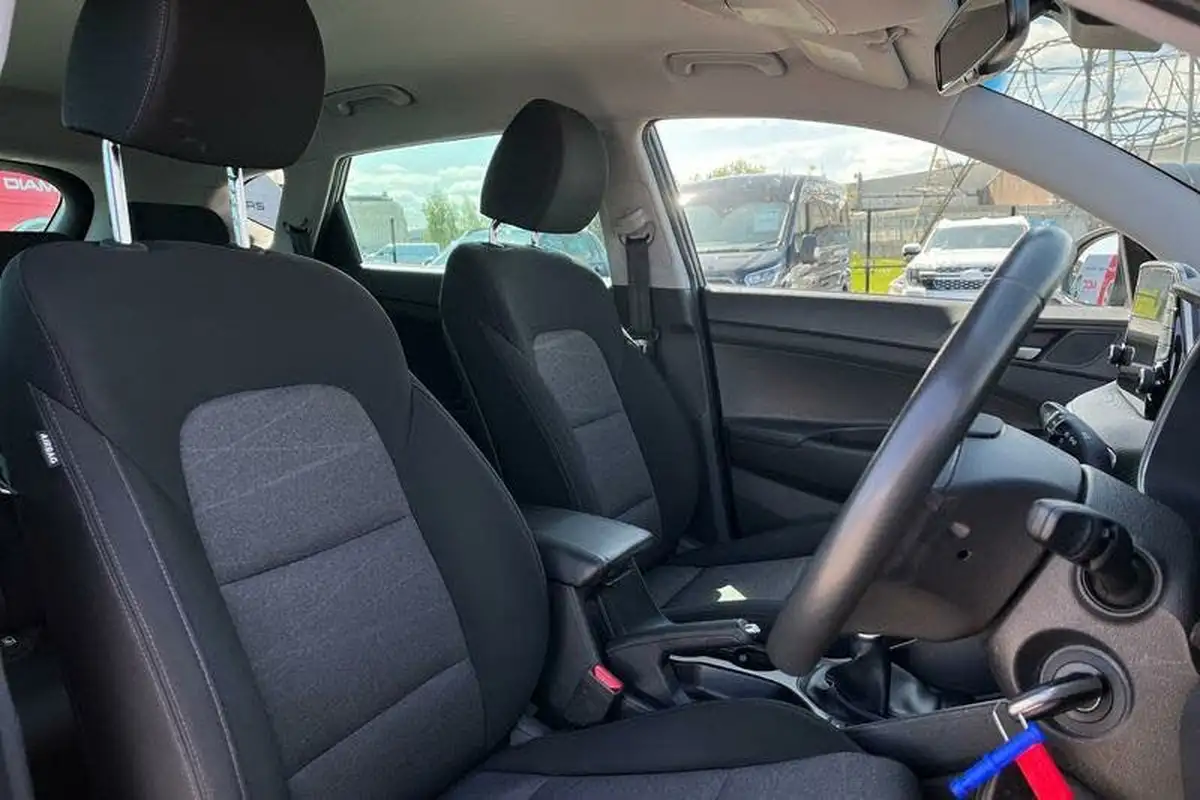 2019-hyundai-tucson-16-gdi-se-nav-big-16