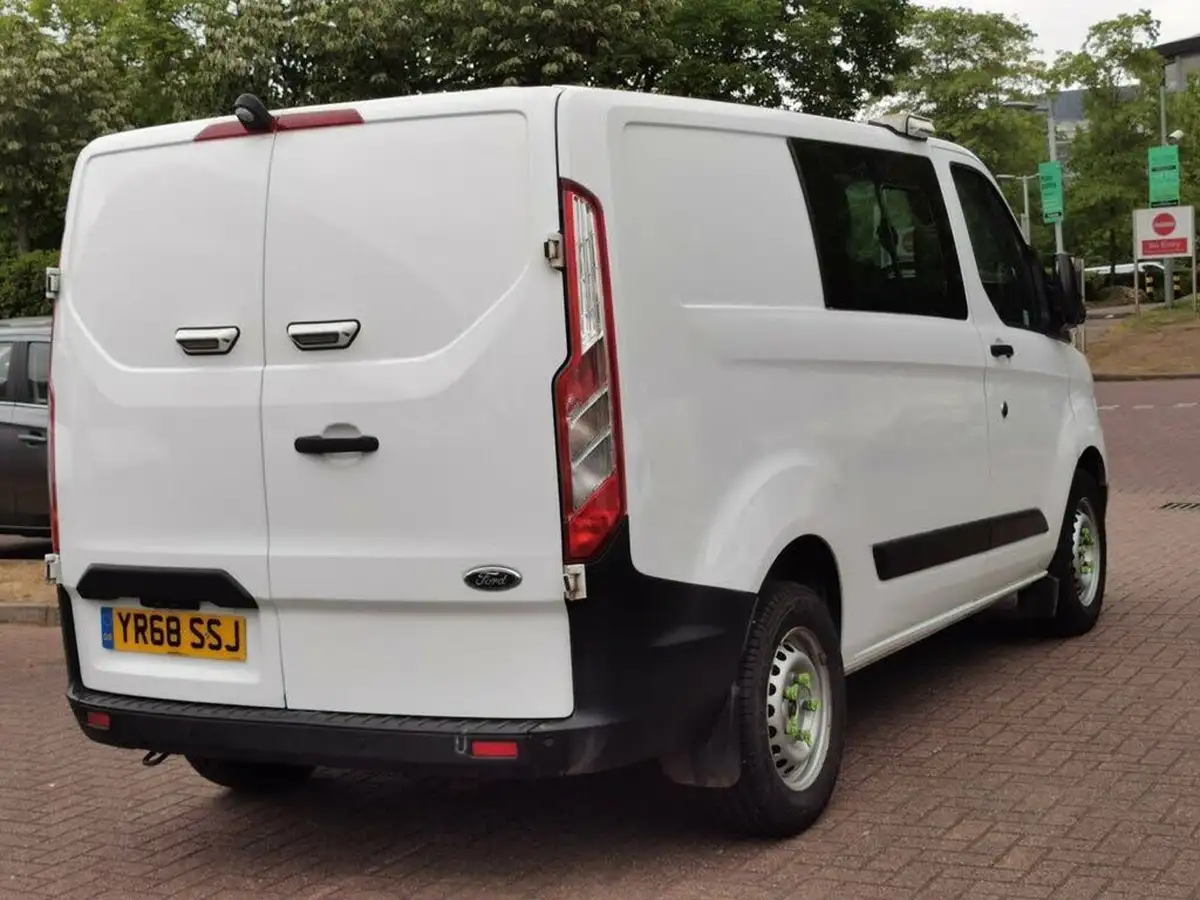 2018-ford-transit-custom-20tdci-320-l1h1-105pseu6-double-cab-in-van-big-5