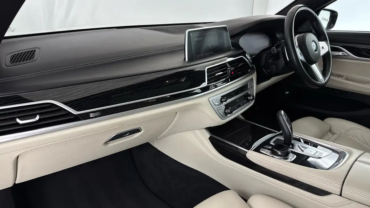 2021-bmw-7-series-30td-730ld-m-sport-big-9