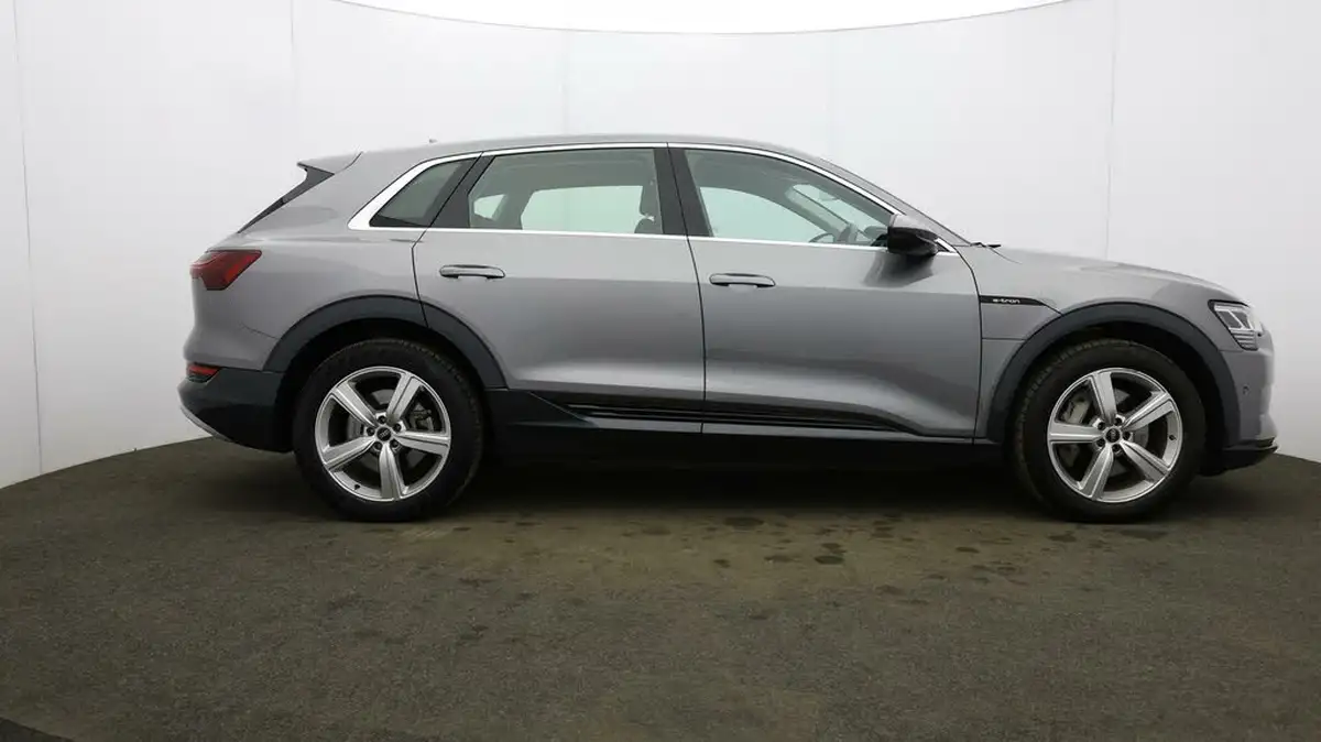 2021-audi-e-tron-50e-technik-station-wagon-big-55