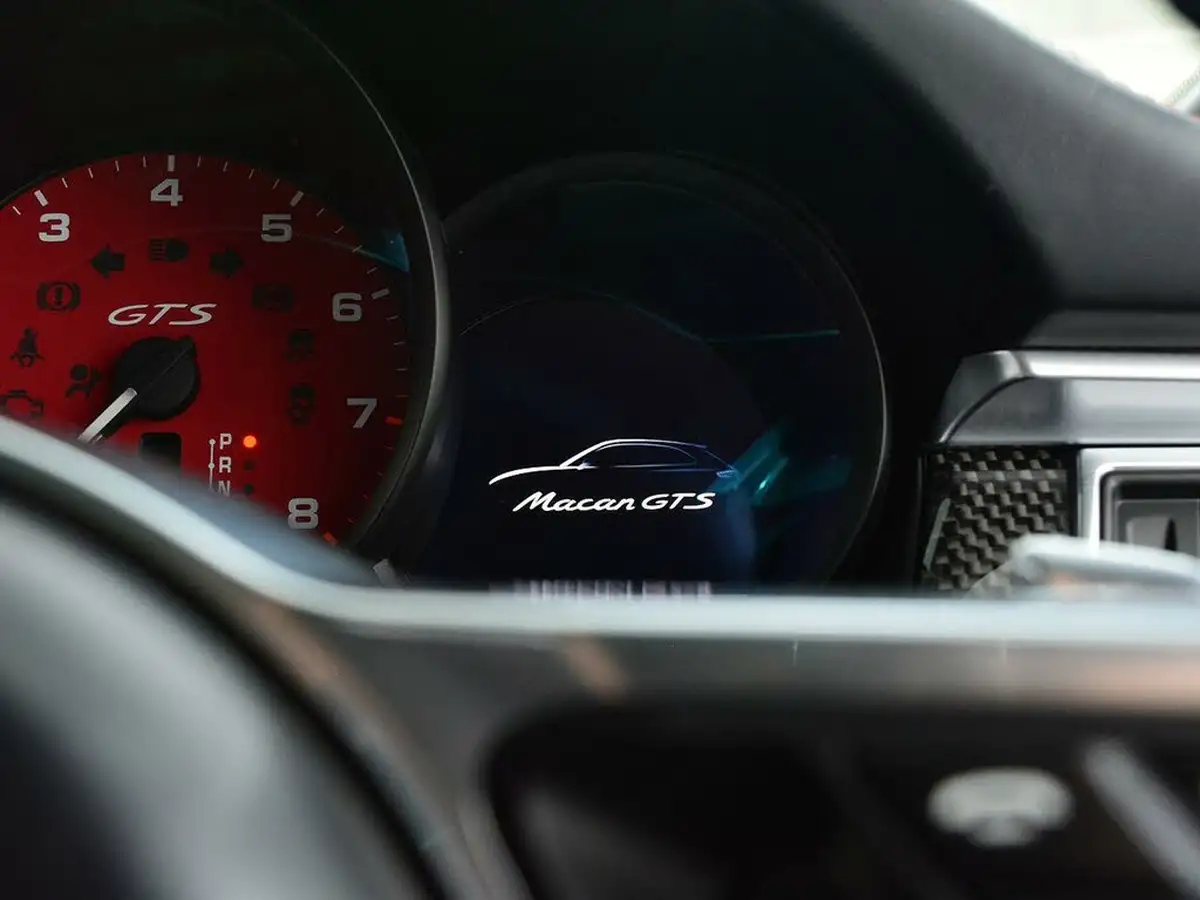 2018-porsche-macan-30-gts-big-23