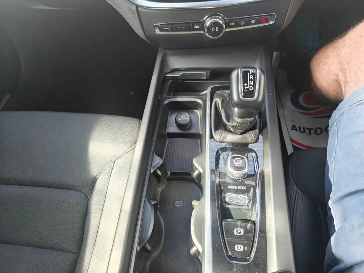 2018-volvo-v60-20td-d4-momentum-geartronic-big-74
