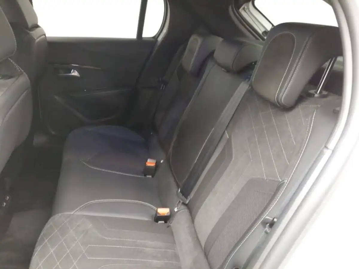 2021-peugeot-208-e-gt-premium-big-5