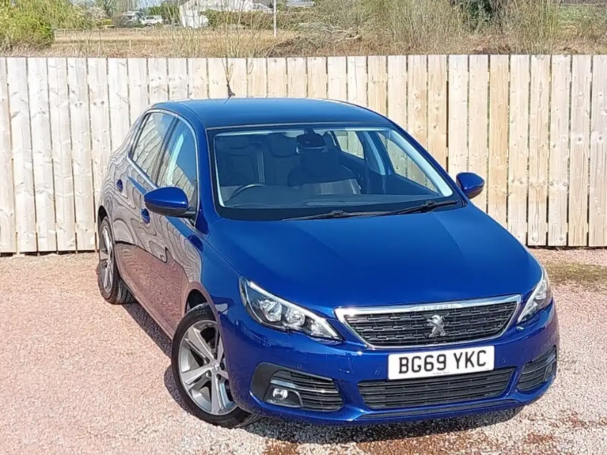 2019-peugeot-308-12-puretech-allure-130bhp-big-12