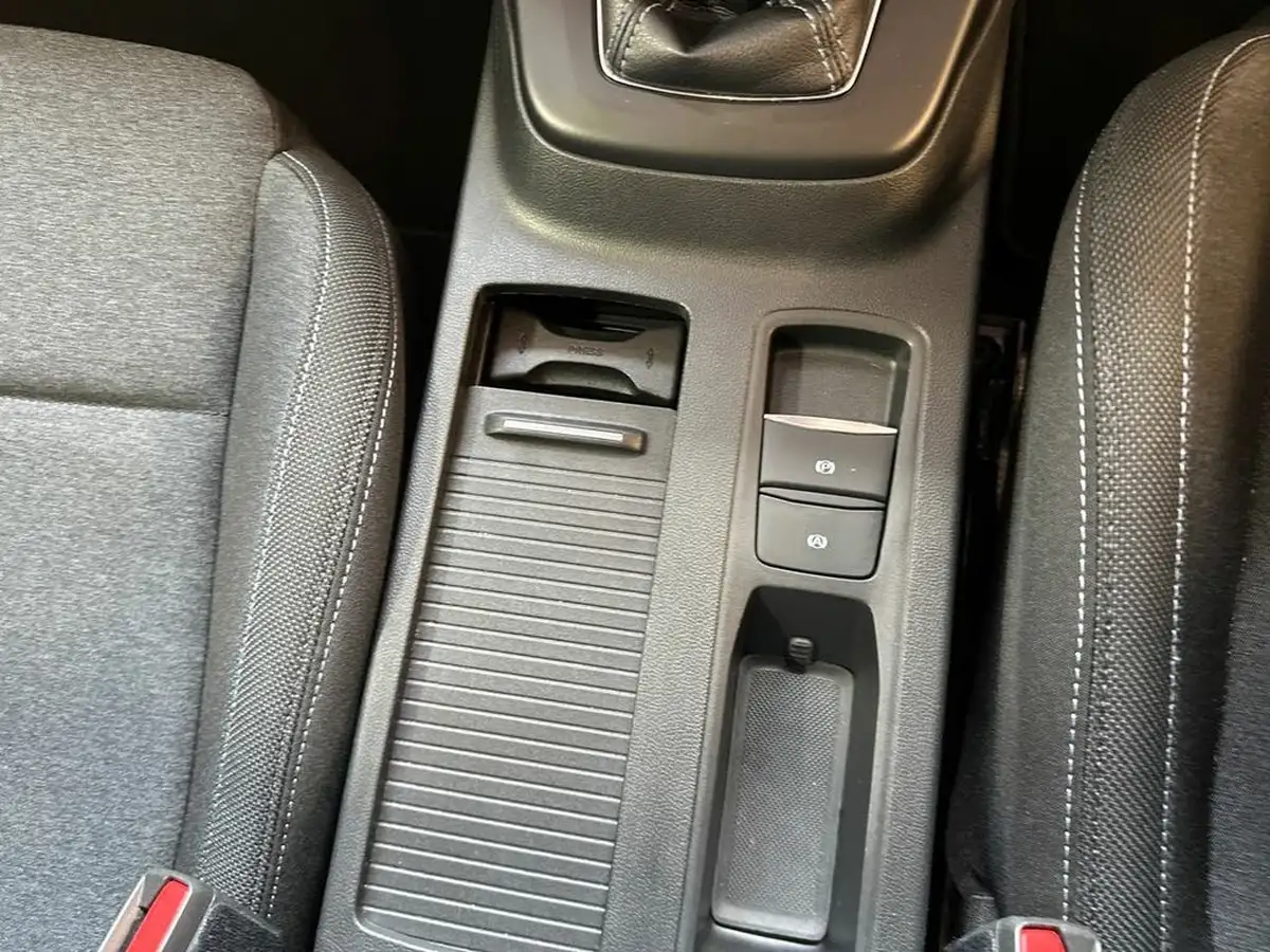 2022-ford-focus-10t-active-125ps-hatchback-big-27