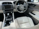 2016-jaguar-xe-20d-prestige-163ps-small-45