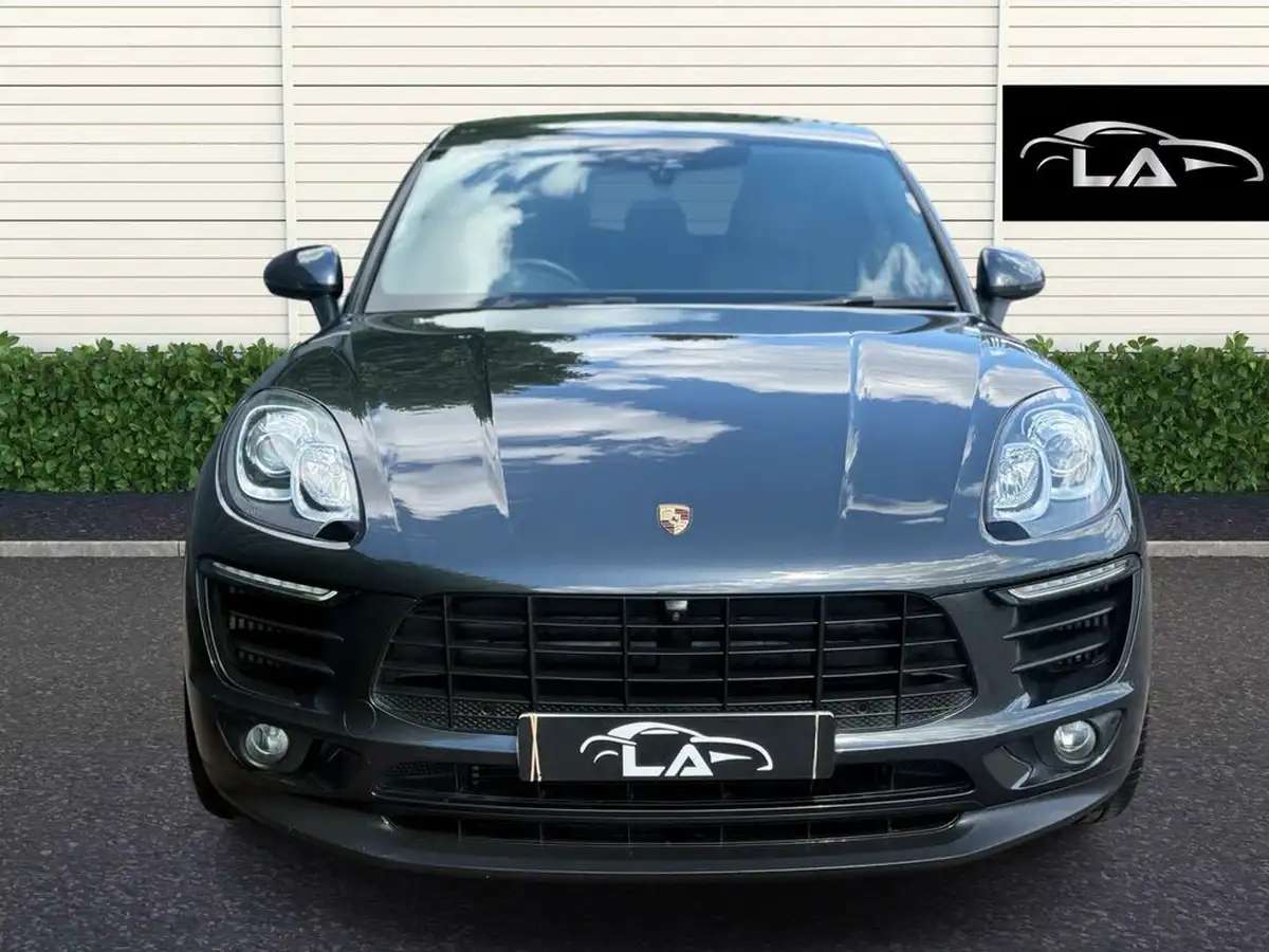 2016-porsche-macan-30-s-big-3